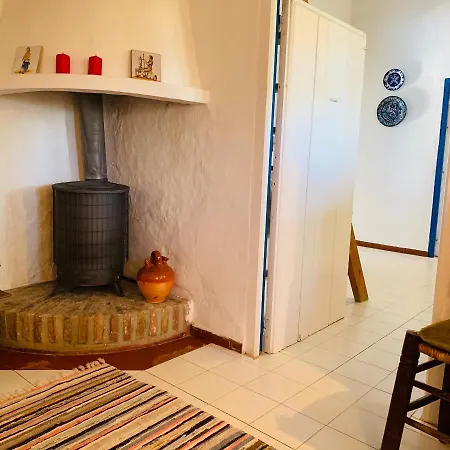 La Casita Blanca- La Almona Chica *