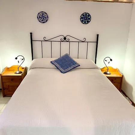 La Casita Blanca- La Almona Chica * El Chorro
