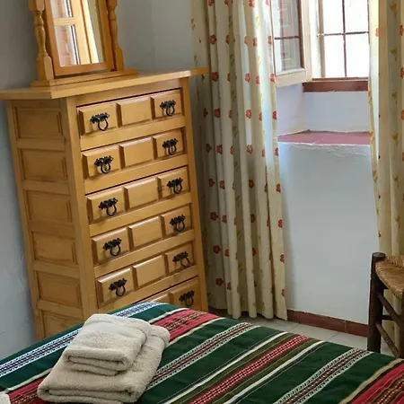 La Casita Blanca- La Almona Chica * El Chorro